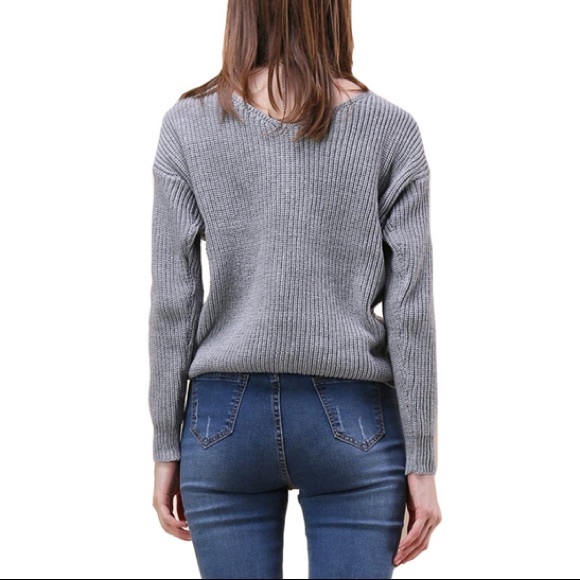 NEW! Twist Cropped Sweater - Picture 3 of 5